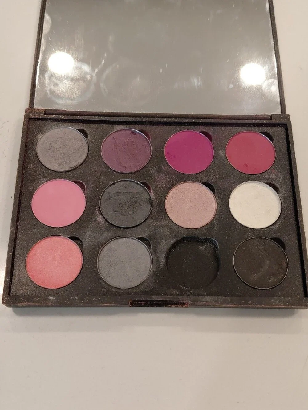 Morphe Eyeshadow Palette With FREE COASTAL SCENTS PALLETTE.  EUC